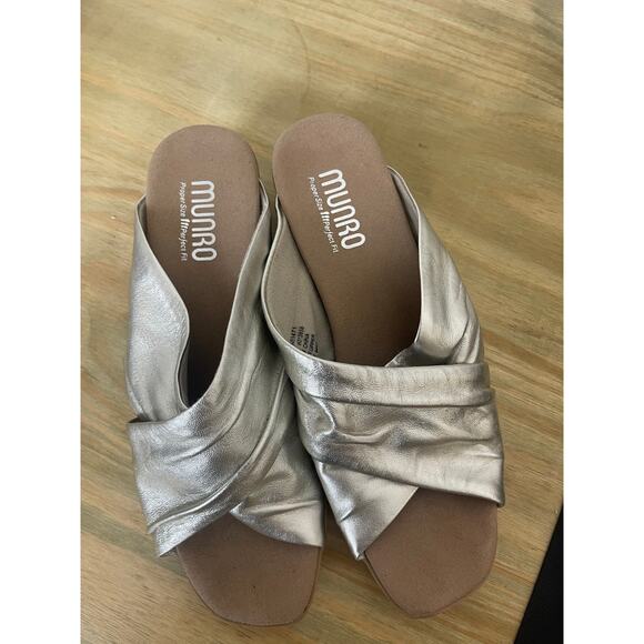 Munro Lee Silver Metallic Slide Block Heel Sandal Slip On Comfort Womens 6 - Picture 7 of 7